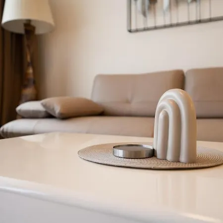 Bw Spacious Riverview