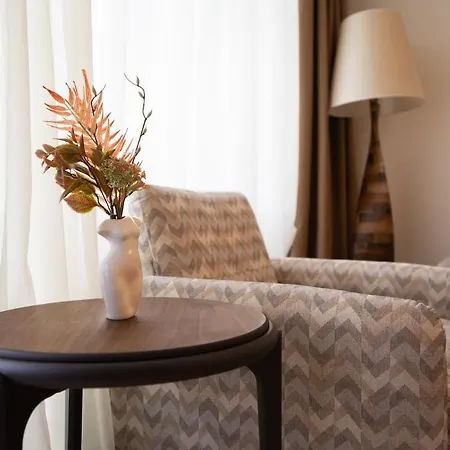 Bw Spacious Riverview דירה