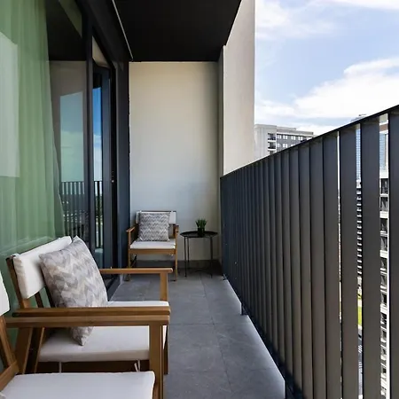 Bw Spacious Riverview *