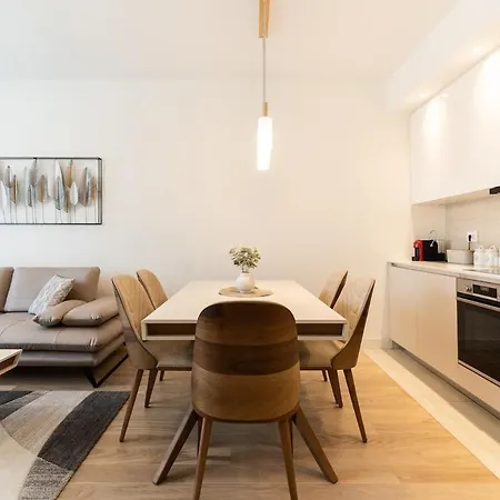 Bw Spacious Riverview *